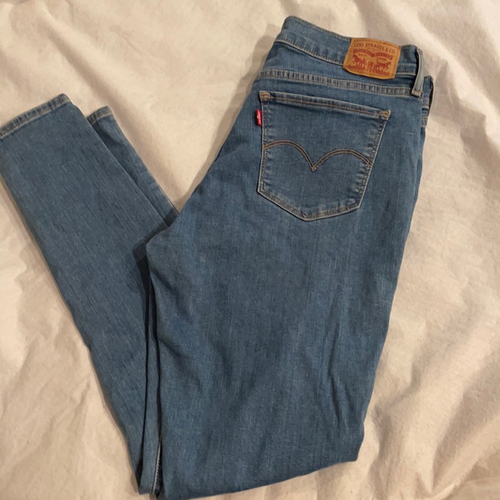 Women’s Levi’s Skinny jeans